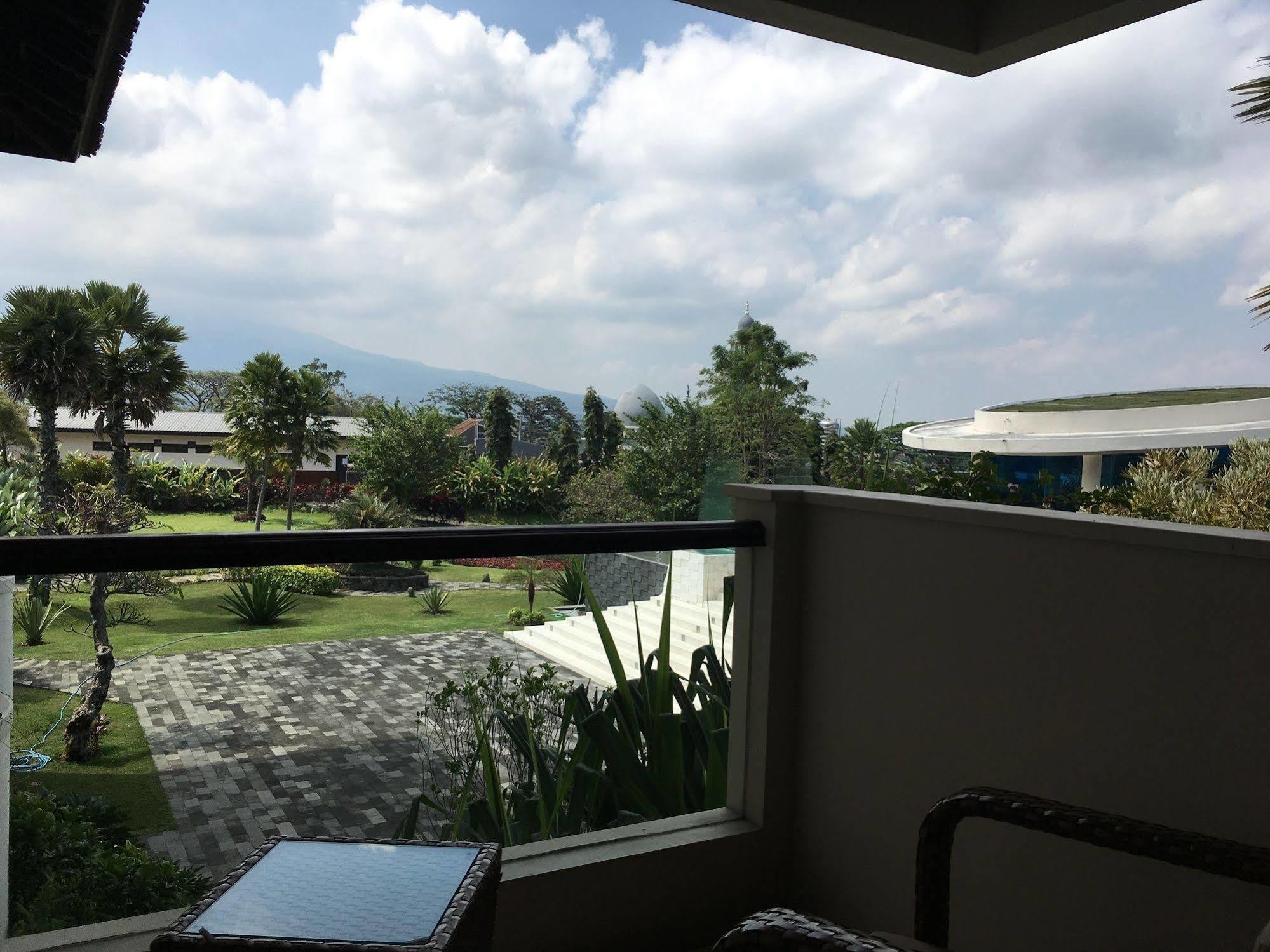 The Singhasari Batu Resort 5*